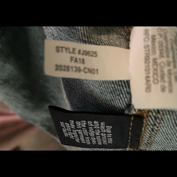 Stretch Denim A-Line Mini Skirt: Button-Front Edition - Sz 10 - Picture 10 of 10